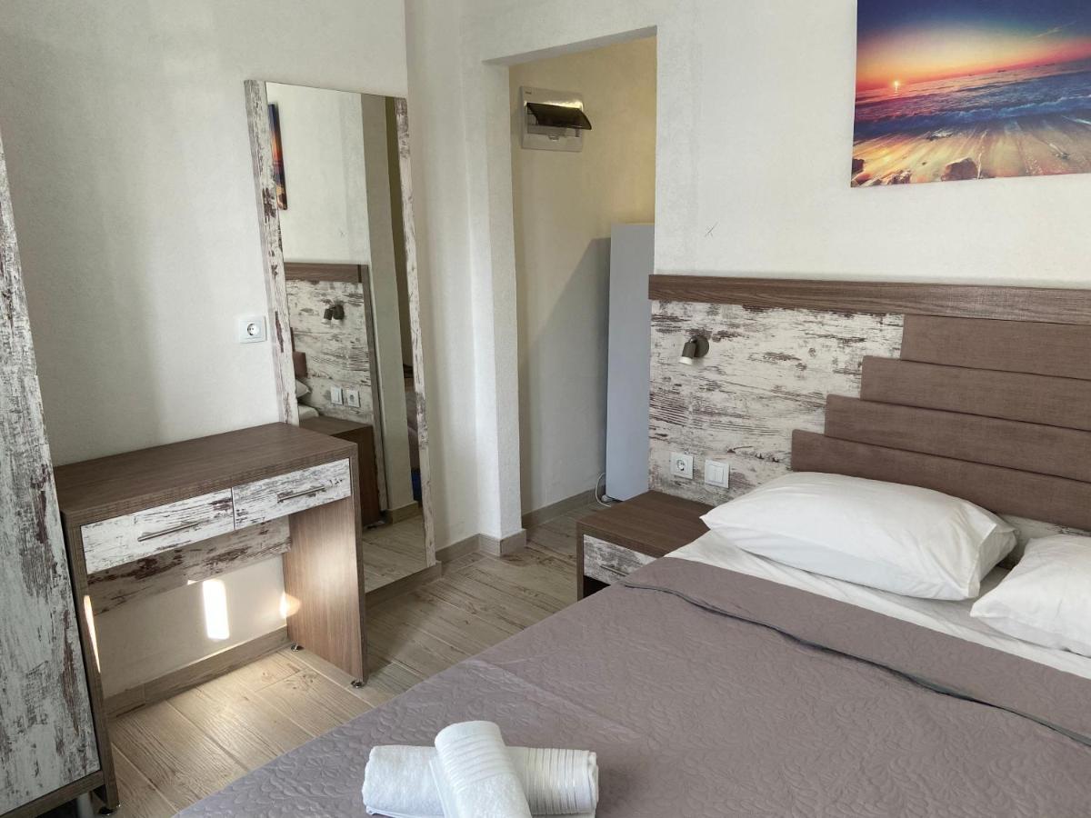 Apartments Miki Polychrono Luaran gambar