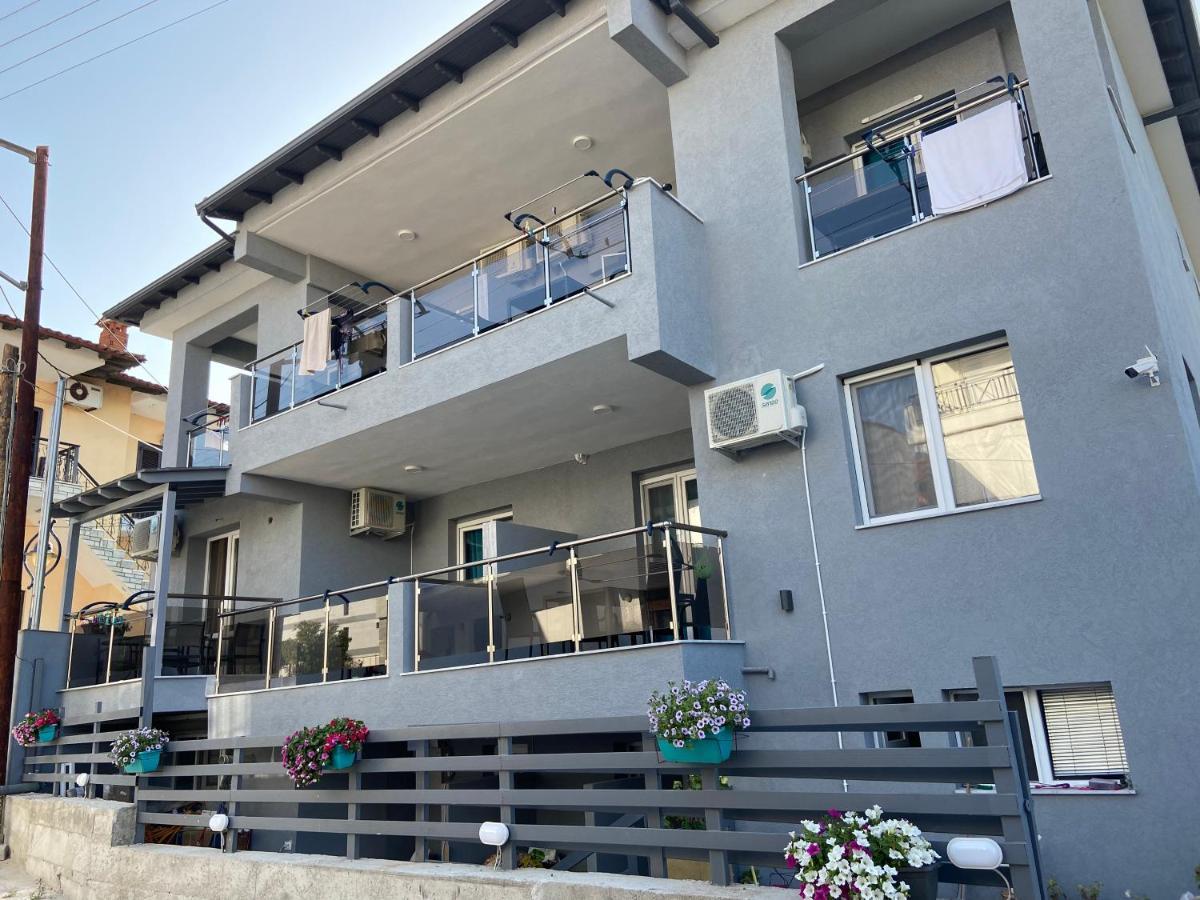 Apartments Miki Polychrono Luaran gambar
