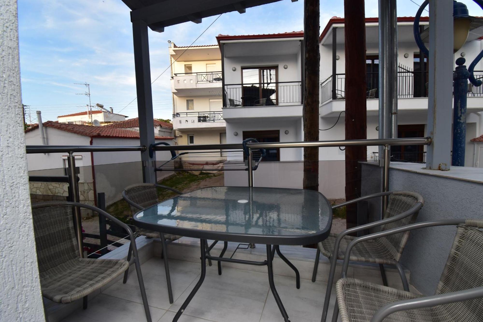 Apartments Miki Polychrono Luaran gambar