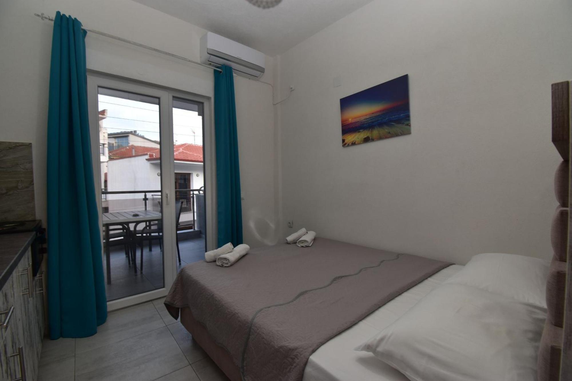 Apartments Miki Polychrono Luaran gambar